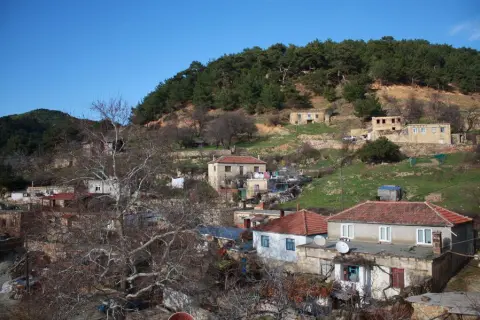 Arıklı Köyü