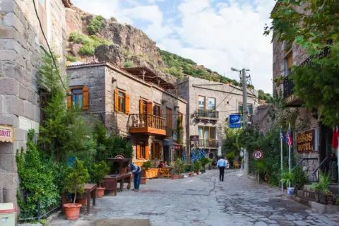 Assos limanı
