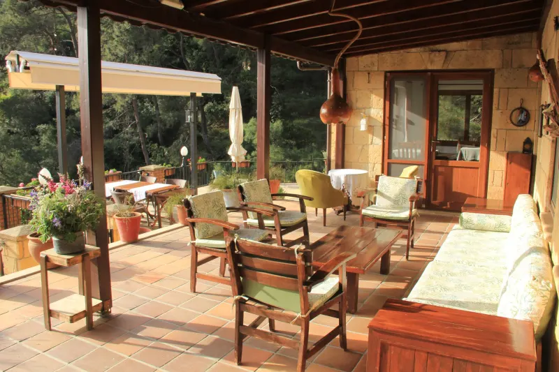 The outdoor area at Erguvanlı Ev