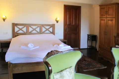 Jasmine room, view 2 — Erguvanlı Ev