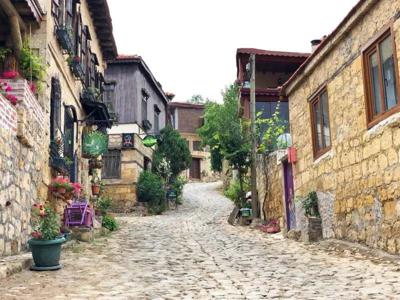 Yeşilyurt Köyü taş evleri